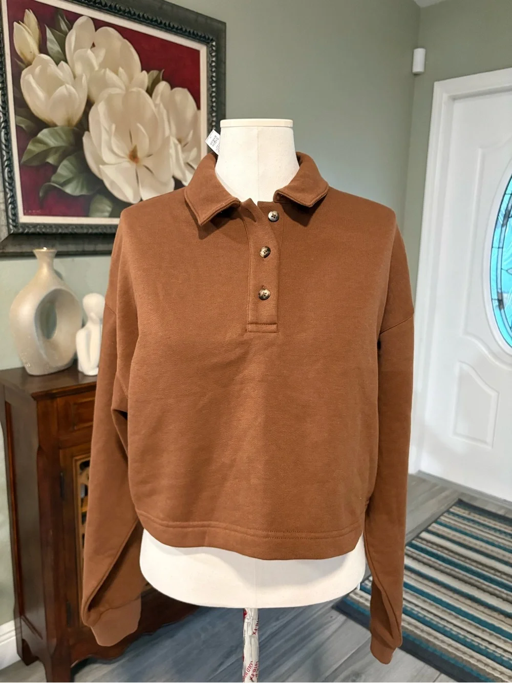 ALO Yoga Cropped Polo Sweatshirt in Brown